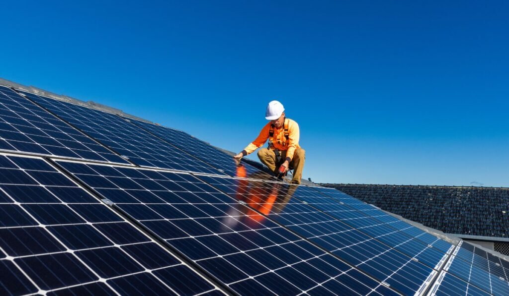 How Solar Policy Changes Affect Real Estate and Business Investments in Pakistan